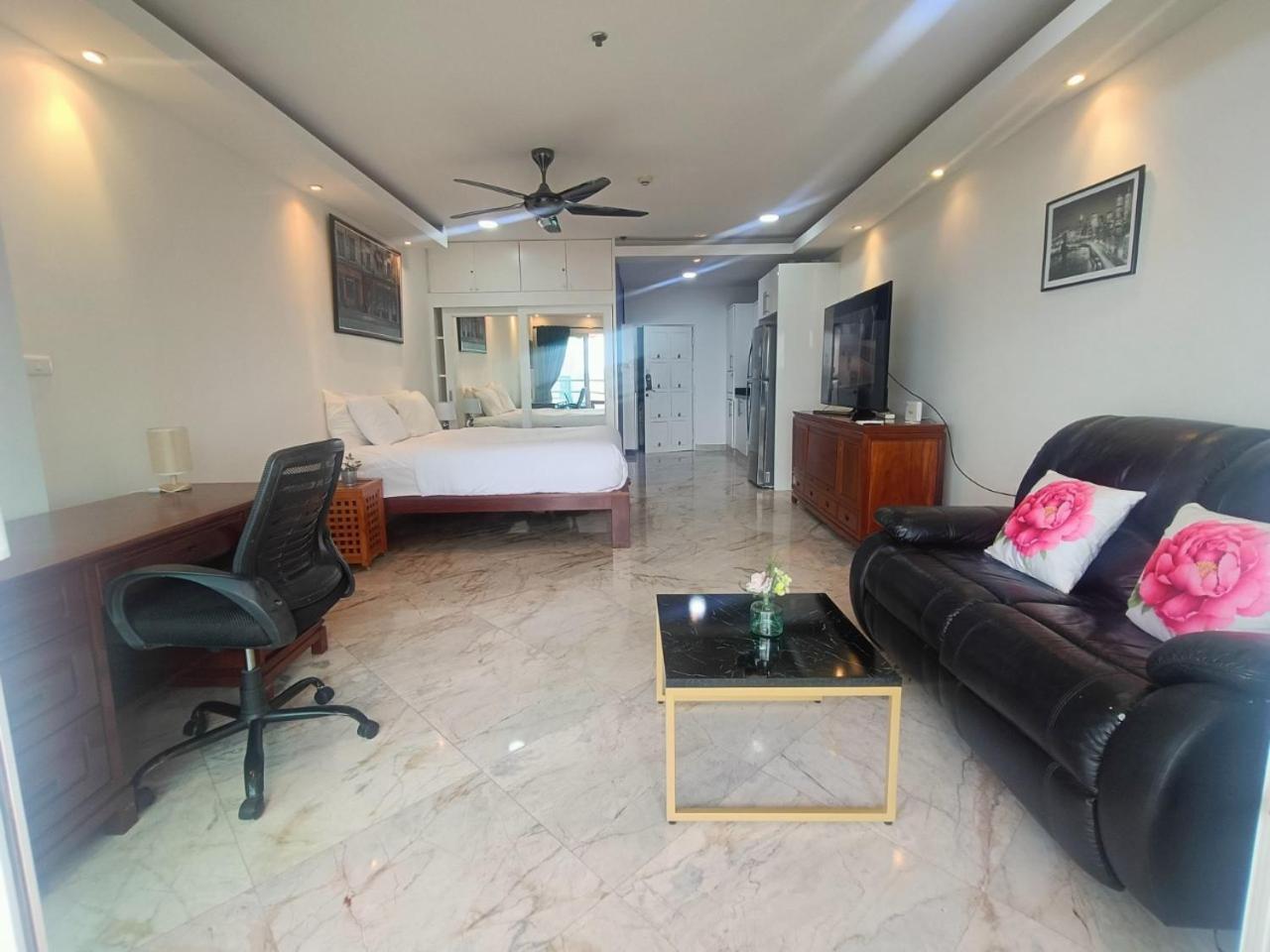 View Talay 6 Pattaya Beach Apartment By Honey Exterior foto