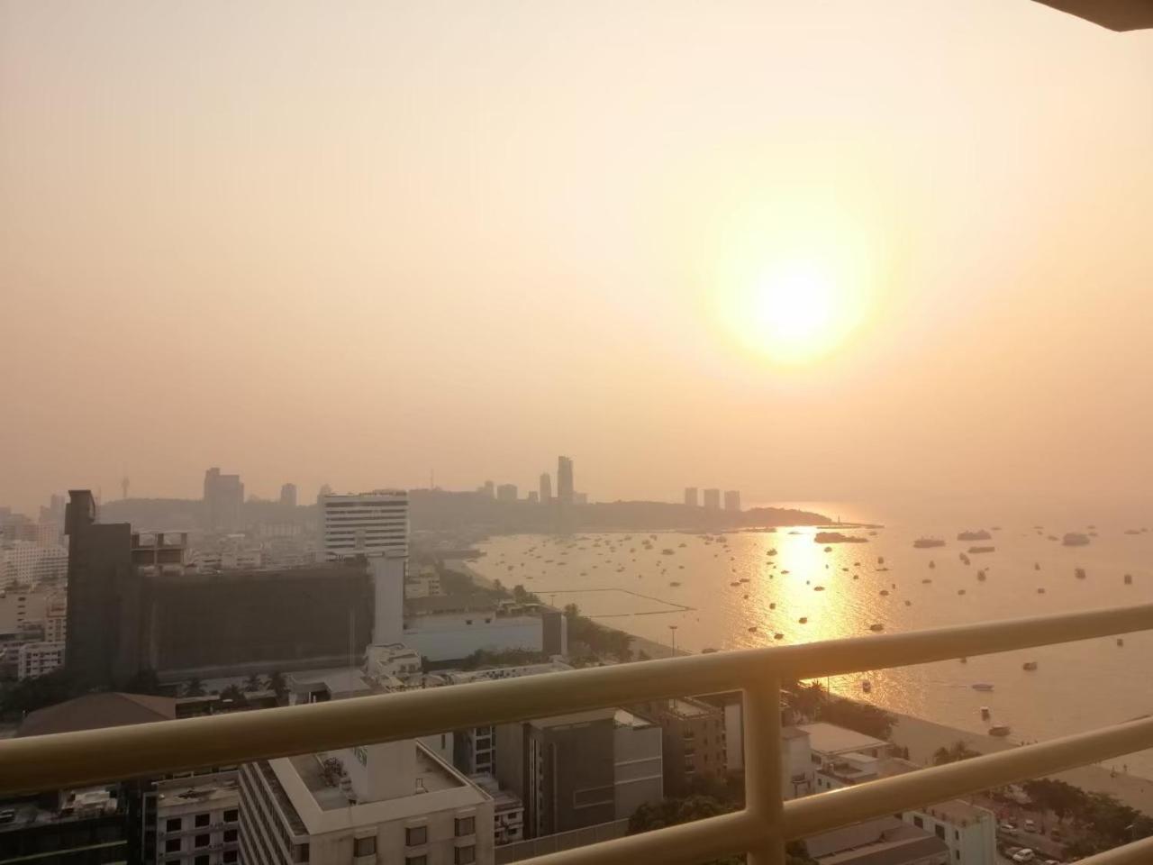 View Talay 6 Pattaya Beach Apartment By Honey Exterior foto